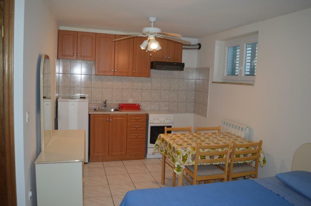 Apartments Charlie คิร์ก ภายนอก รูปภาพ
