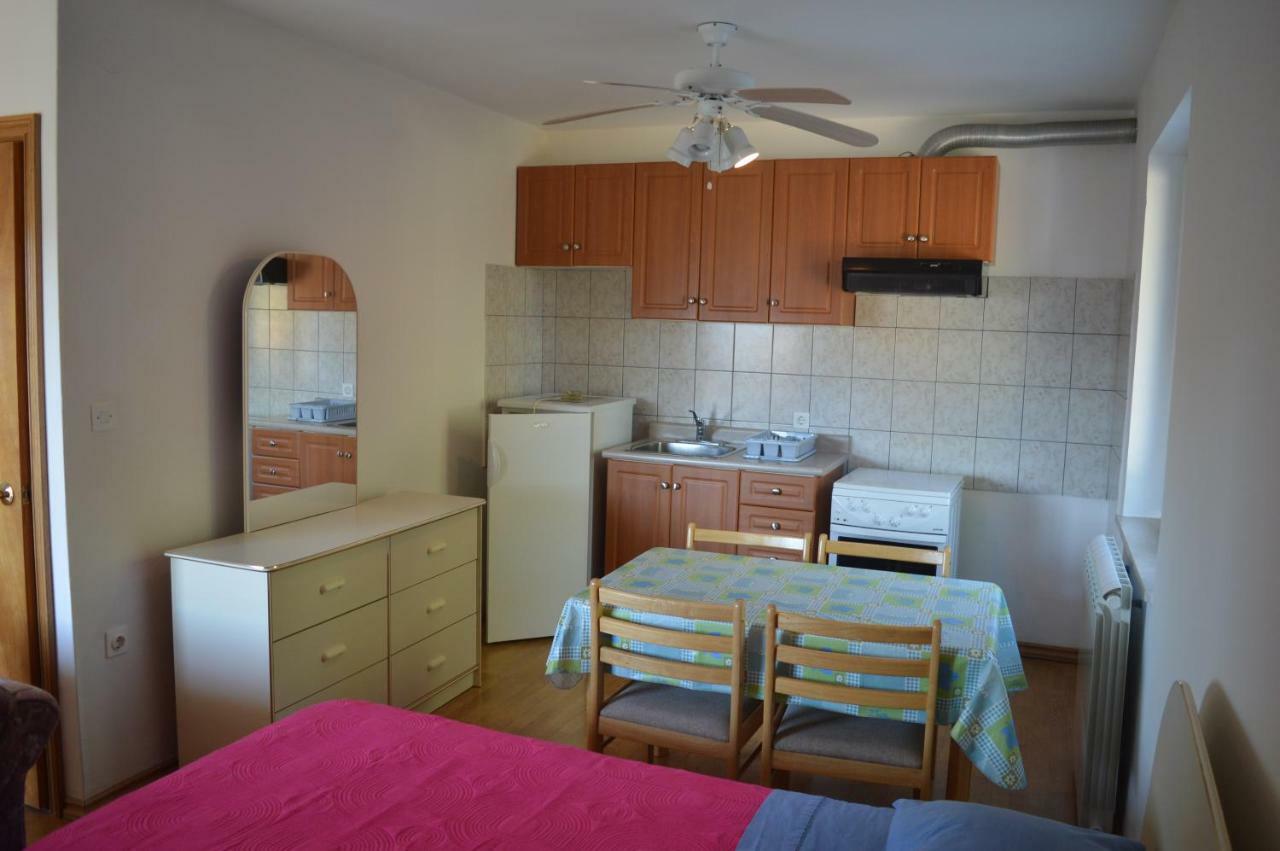 Apartments Charlie คิร์ก ภายนอก รูปภาพ
