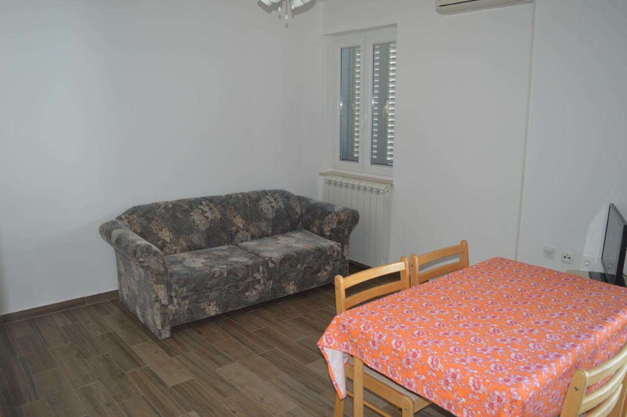 Apartments Charlie คิร์ก ภายนอก รูปภาพ